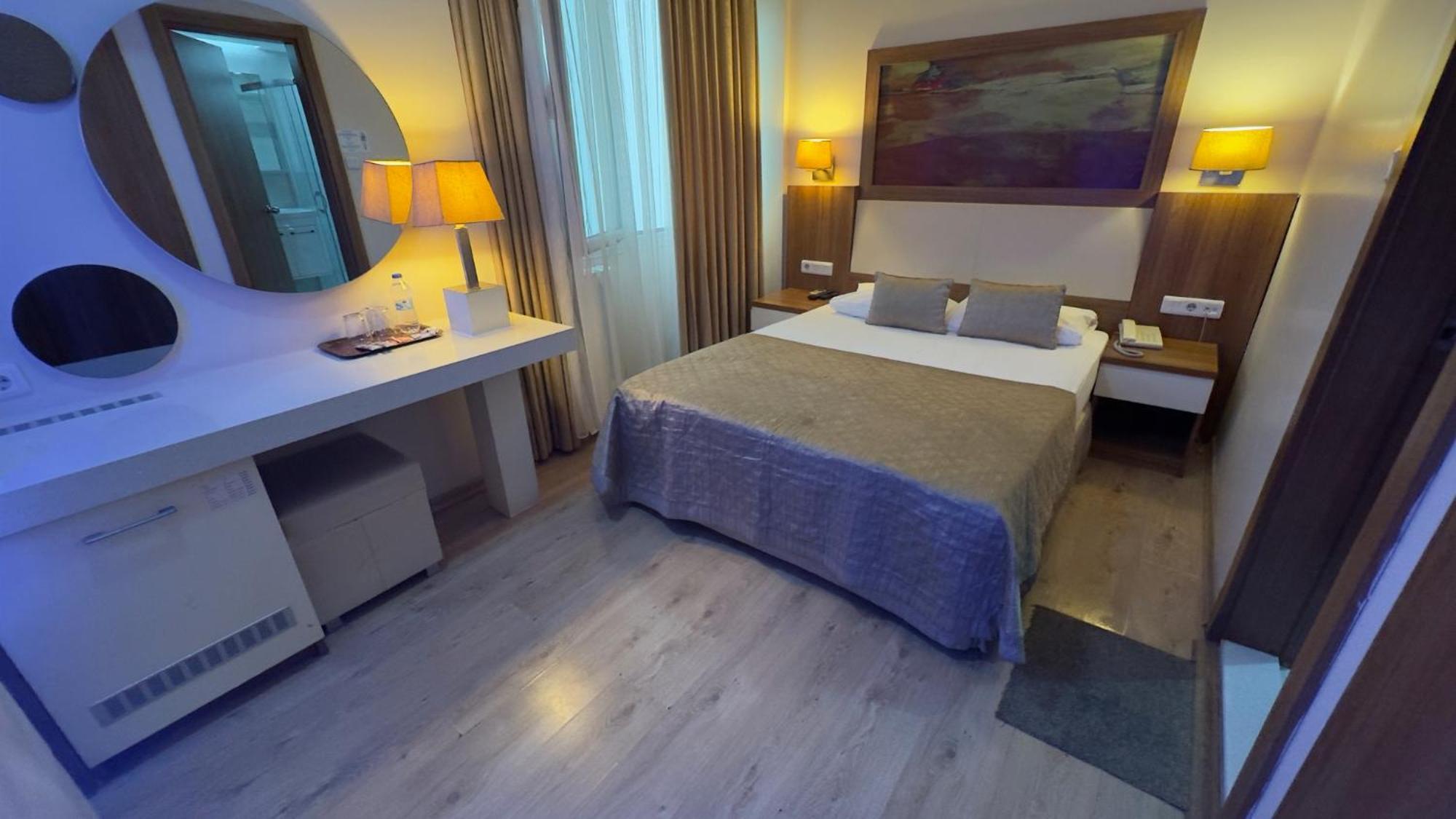 Hotel Baylan Izmir Bagian luar foto