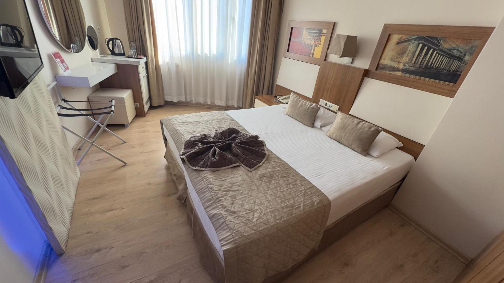 Hotel Baylan Izmir Bagian luar foto