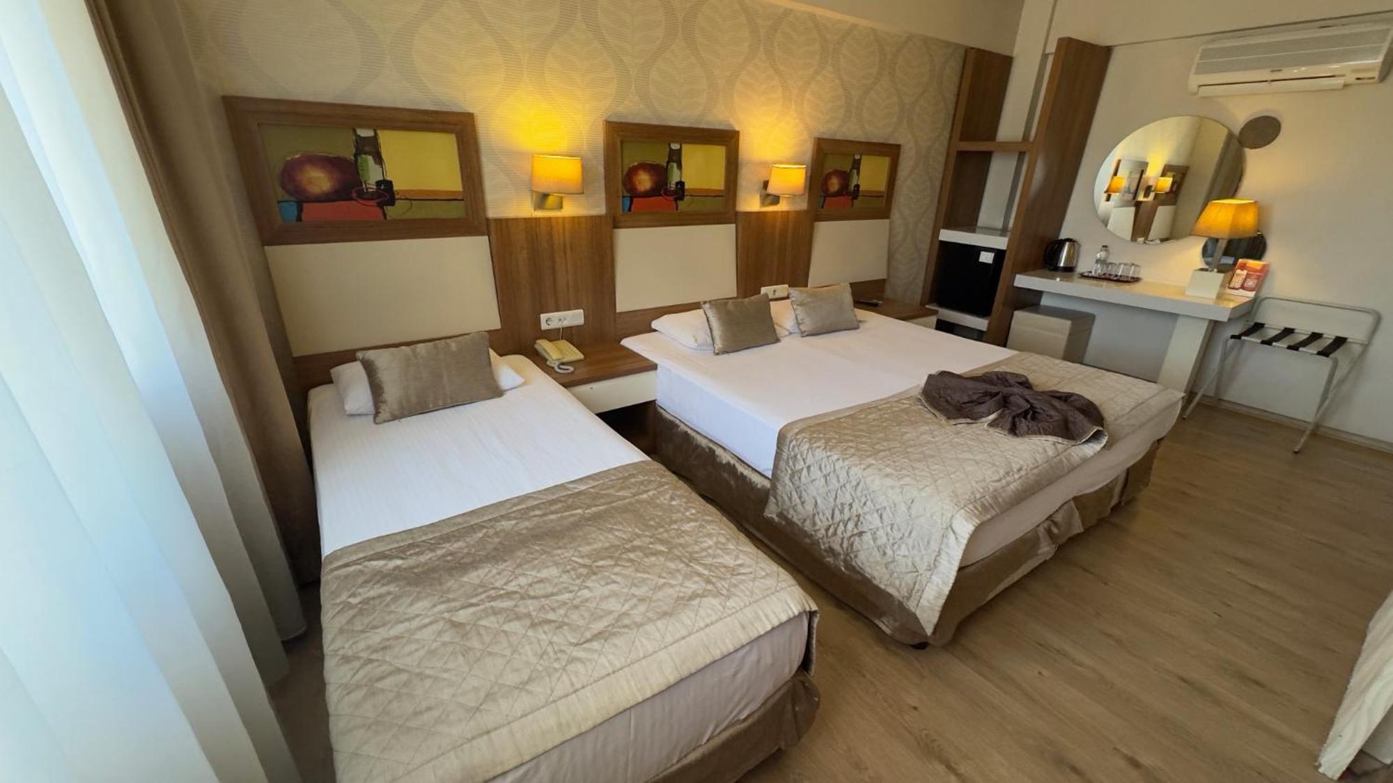 Hotel Baylan Izmir Bagian luar foto