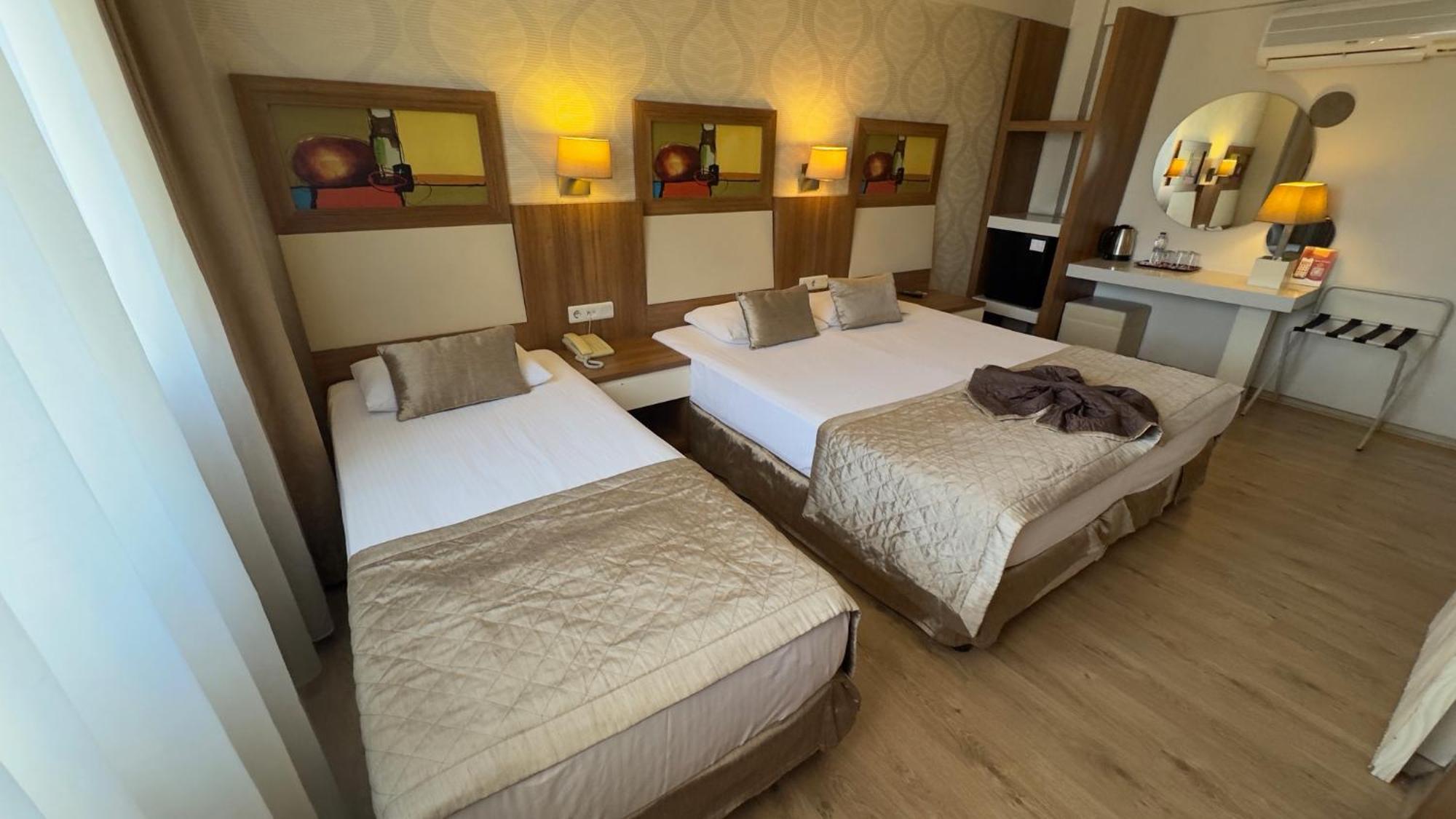 Hotel Baylan Izmir Bagian luar foto