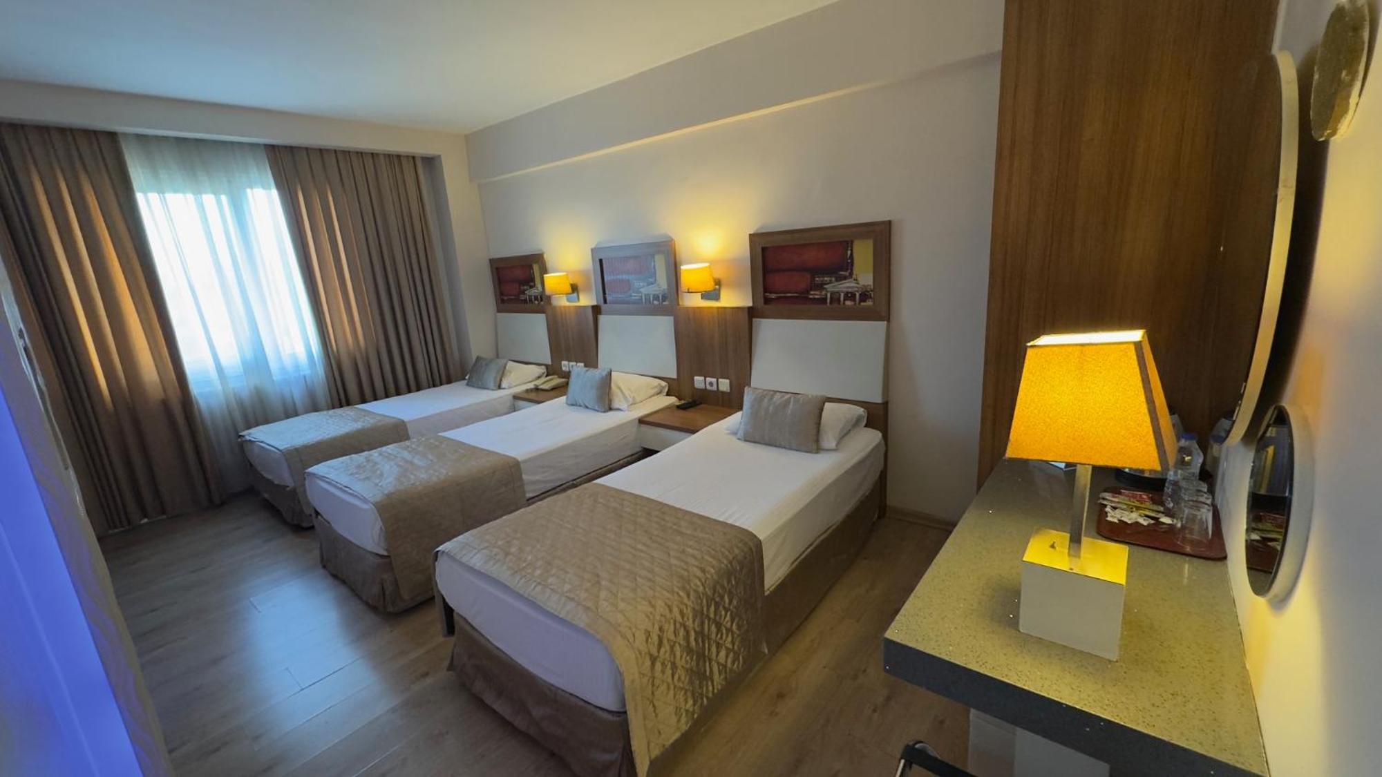 Hotel Baylan Izmir Bagian luar foto